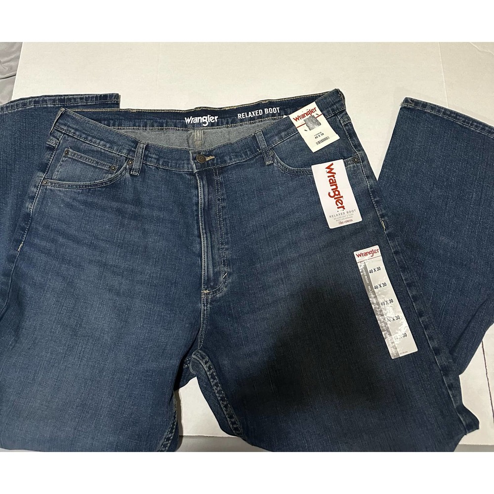 Wrangler Men's 10/ 30*32 Retro Relaxed Fit Boot Cut Jean. NWT